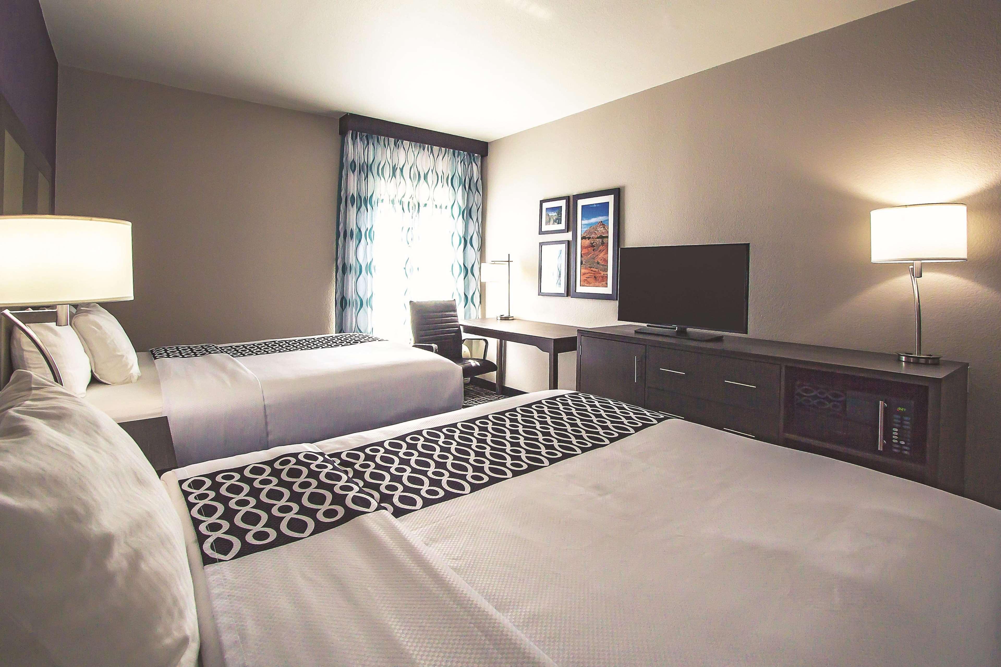 La Quinta By Wyndham Pampa Hotel Eksteriør billede