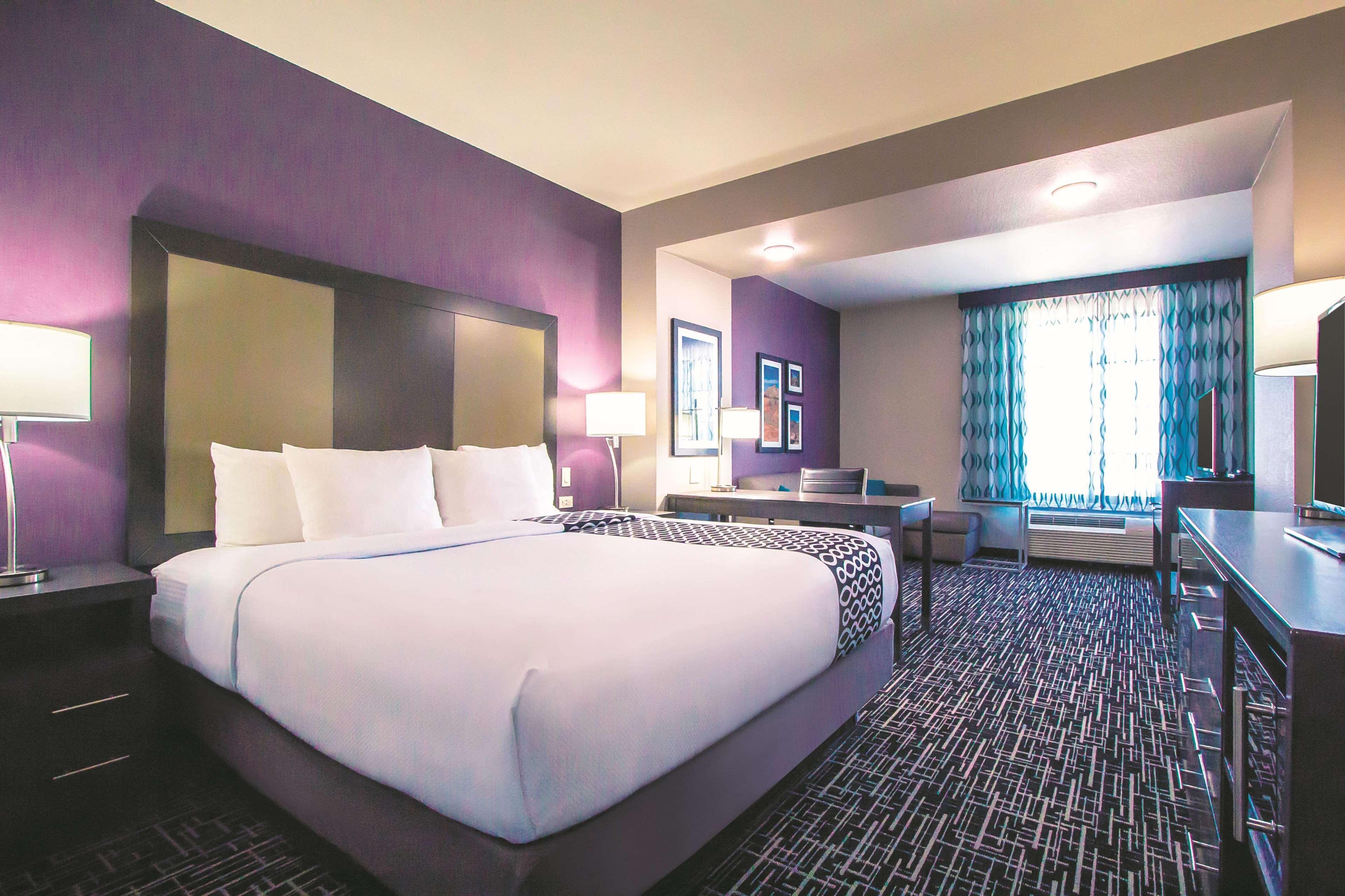 La Quinta By Wyndham Pampa Hotel Eksteriør billede