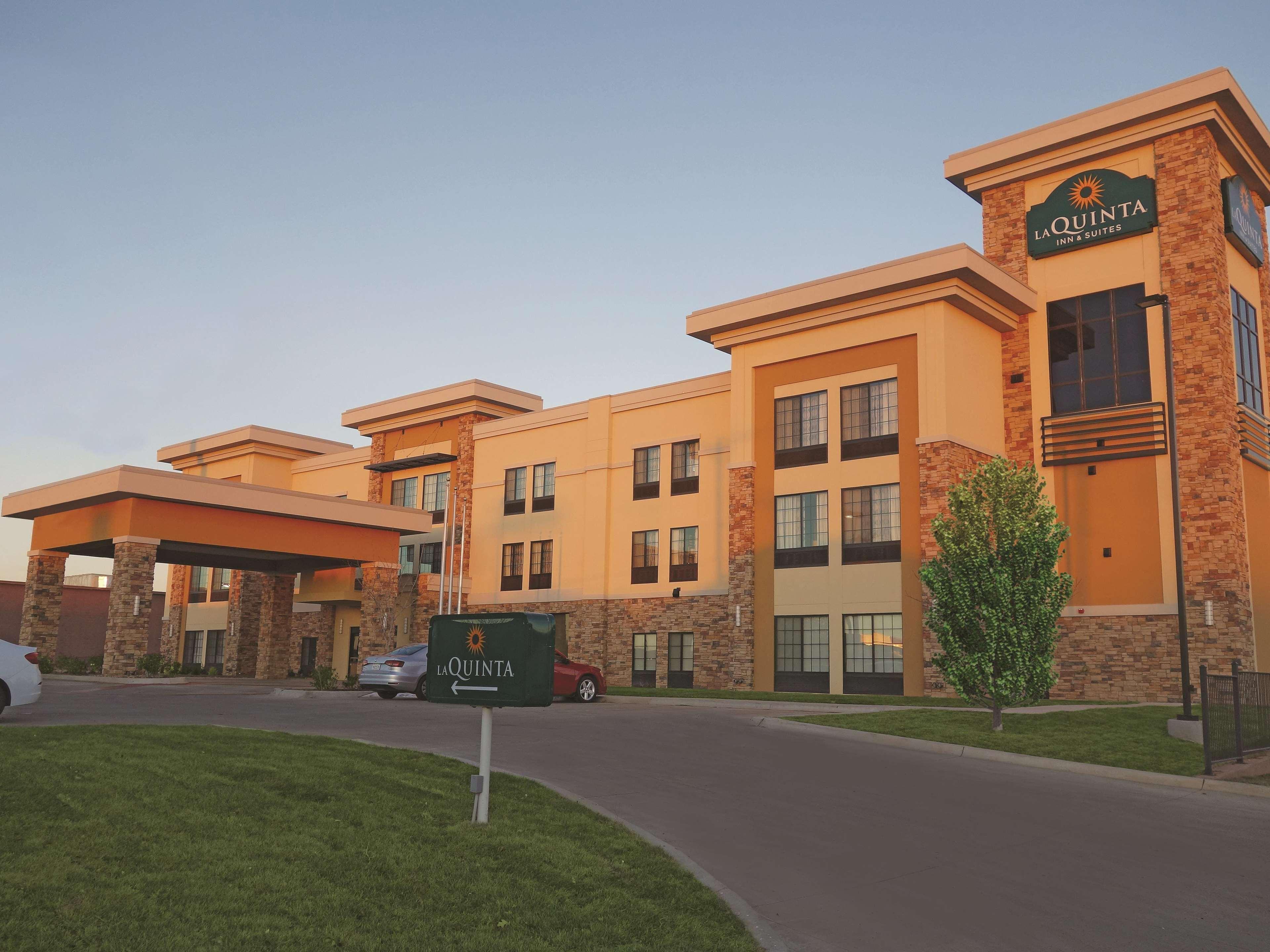 La Quinta By Wyndham Pampa Hotel Eksteriør billede